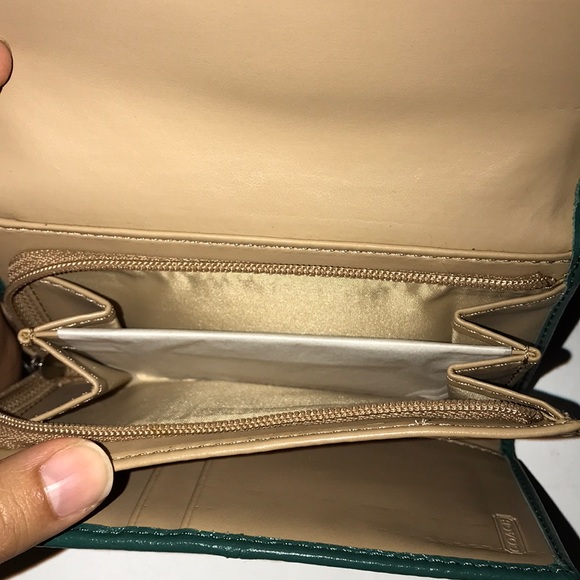 Turquoise Coach multi-compartment wallet! - Picture 3 of 7